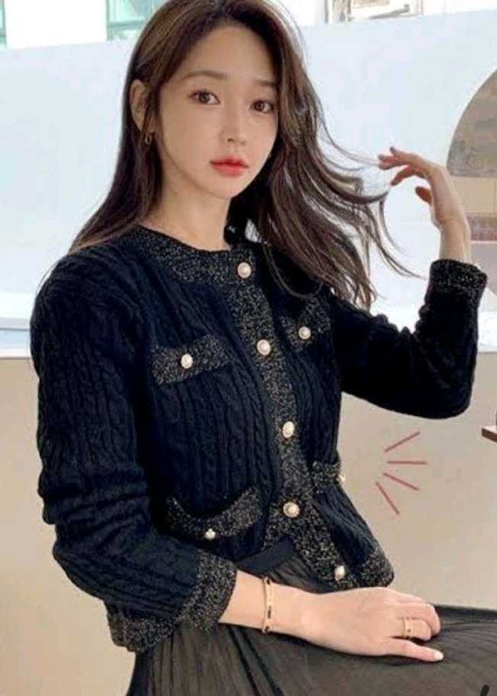 Chic Black Knit Cardigan