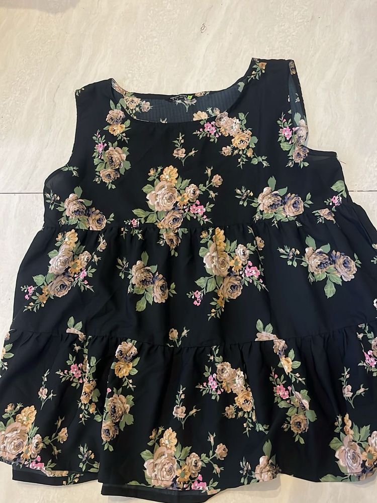 Black Floral Tiered Tunic Top