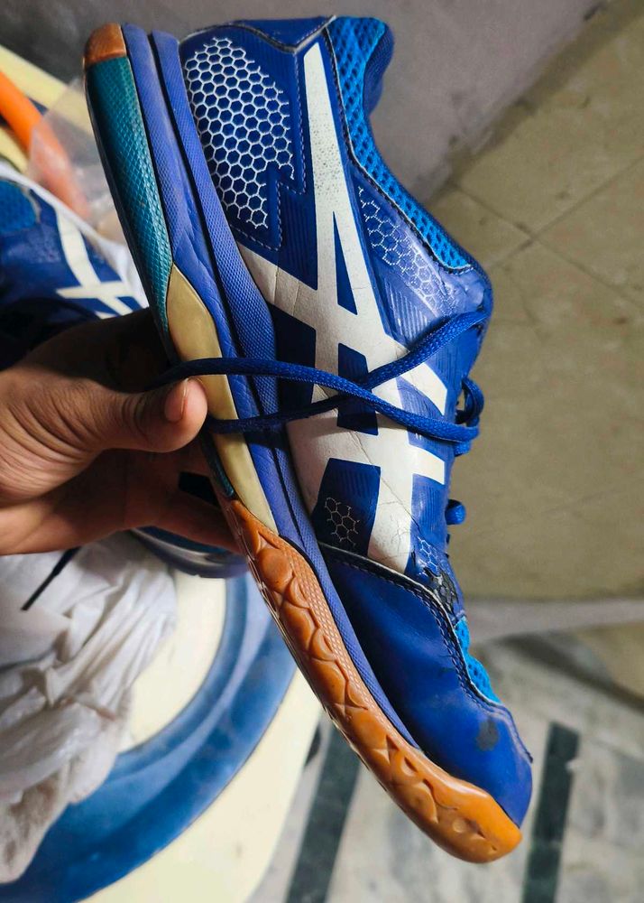 Asics gel rocket badminton court shoes