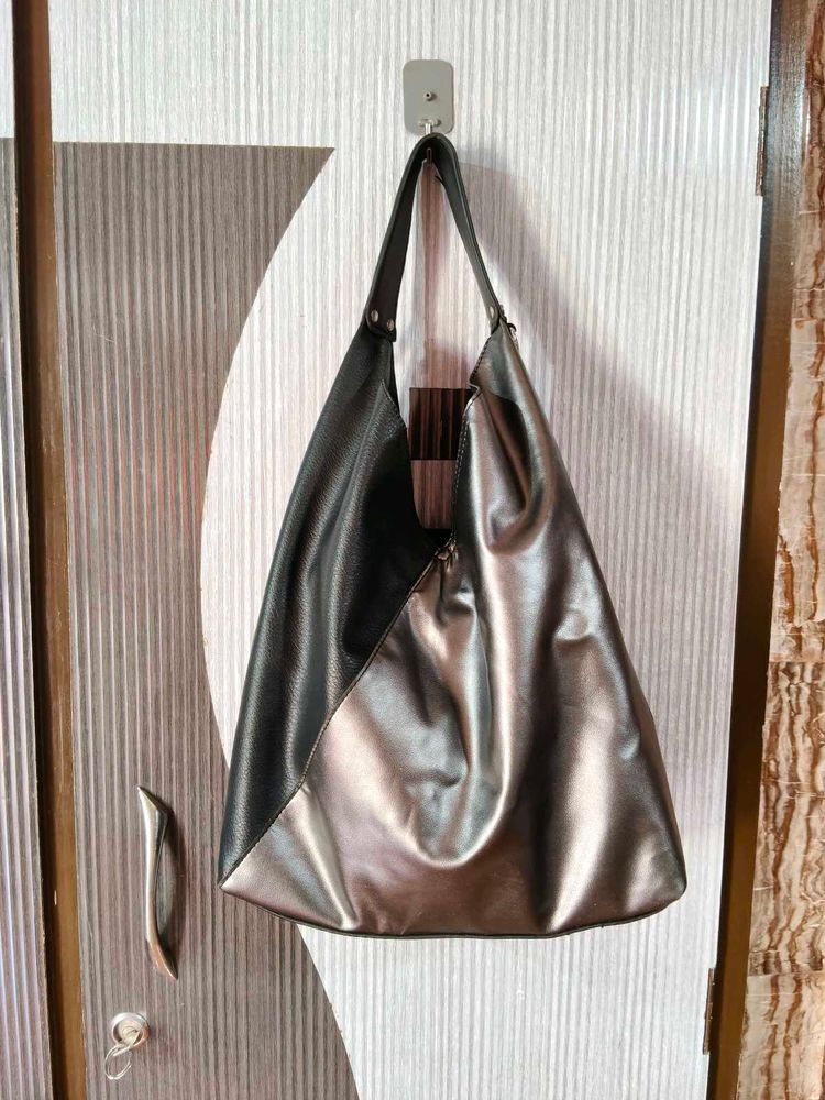 Chic Two-Tone Hobo Handbag