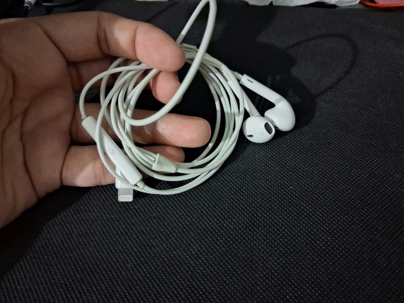 Apple EarPods with Lightning Connector