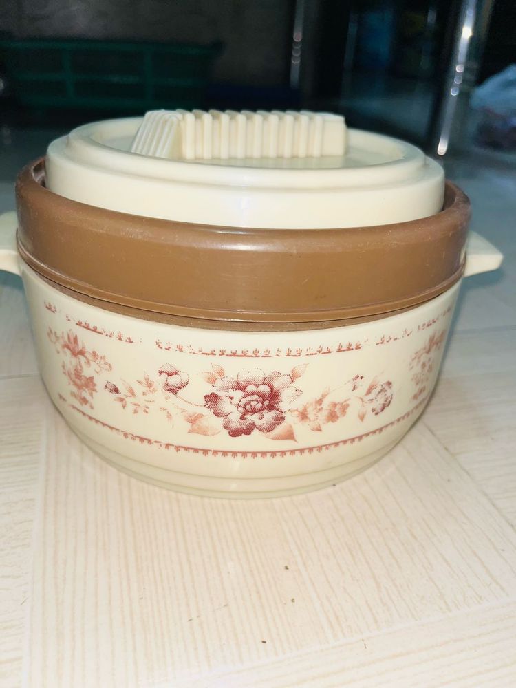 Vintage Insulated Food Casserole Dish