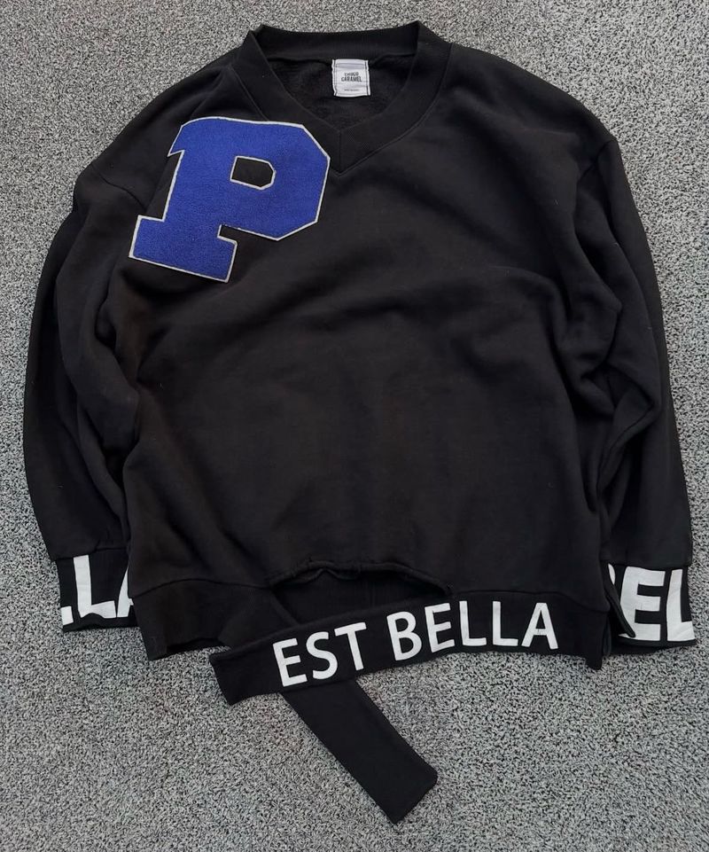 Black Graphic Print Sweatshirt