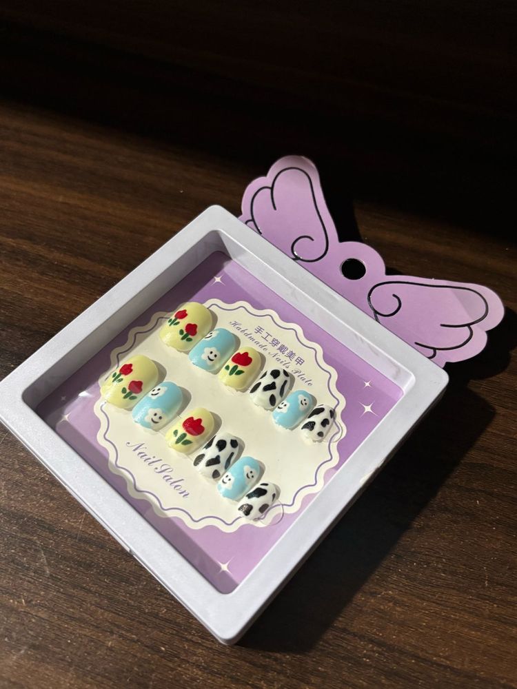 Cute Press-On Nails Set
