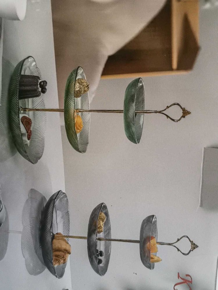 Dining table organizer