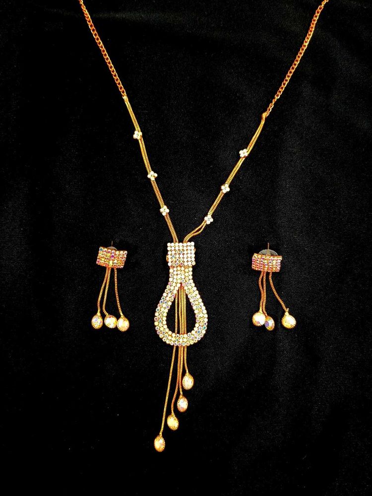Sparkling Pendant Necklace and Earrings Set