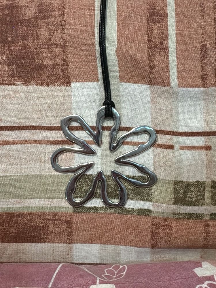 Silver Flower Pendant Necklace