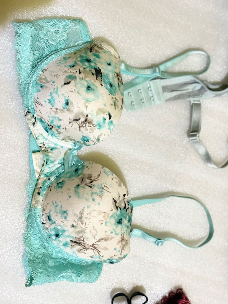 3 bras (34B/36A)
