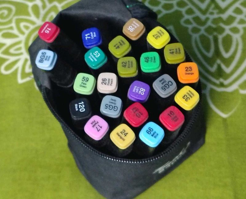Marker Set with Carrying Case