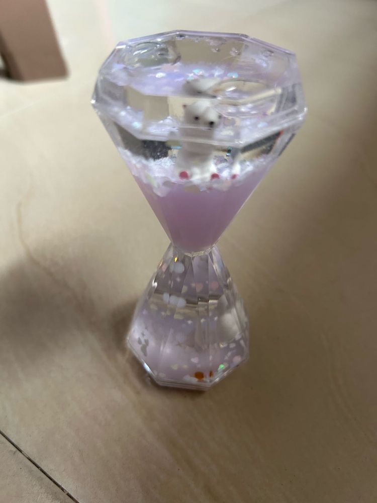 Cute Snow Hourglass Showpiece