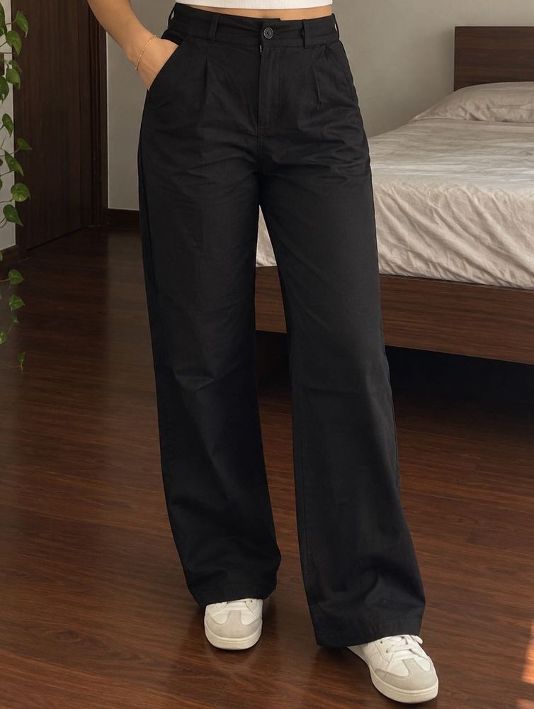 Chic Black Wide-Leg Pants