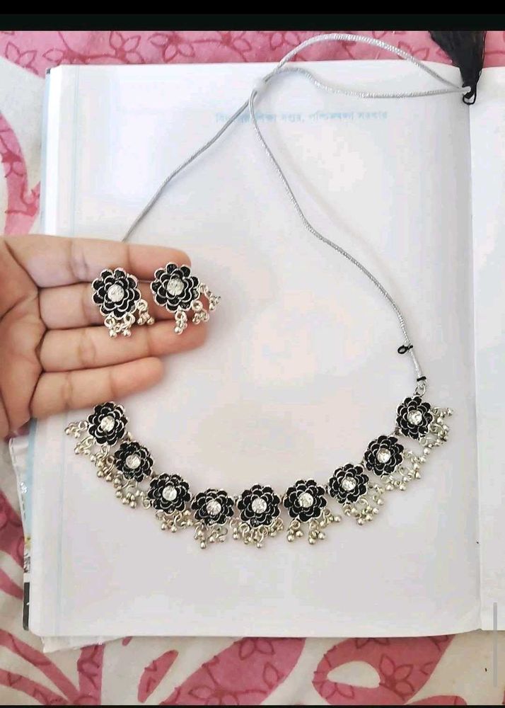 13.Elegant Black Flower Necklace &amp; Earrings Set