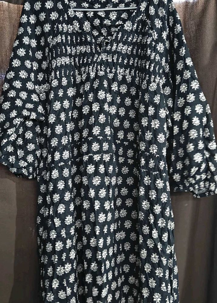 Awesome tunic in 52-54size
