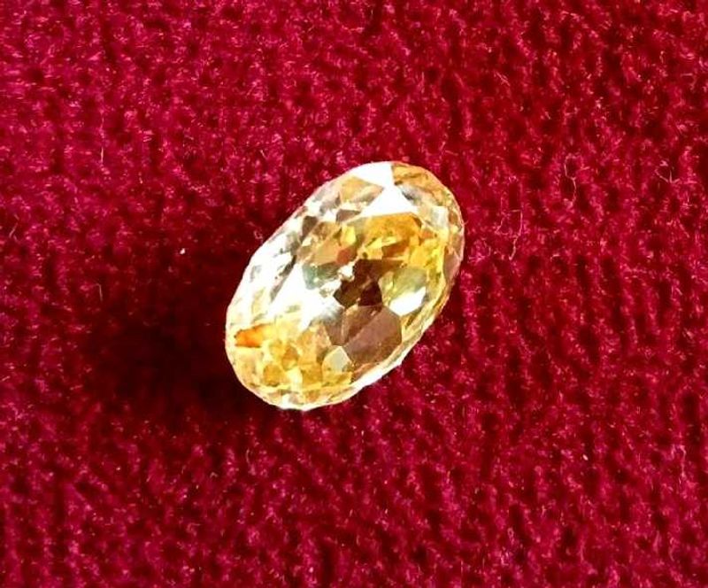 Oval Cut yellow Gemstone ✨
