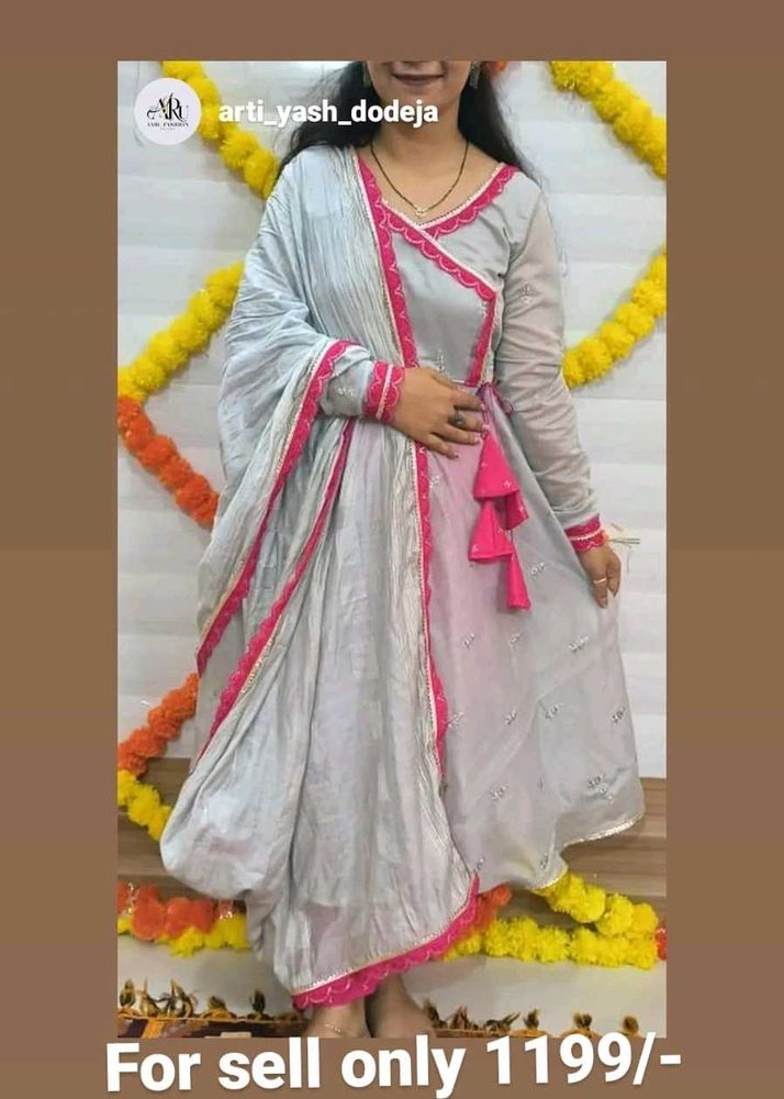 Elegant Grey Kurta Set with Pink Trim