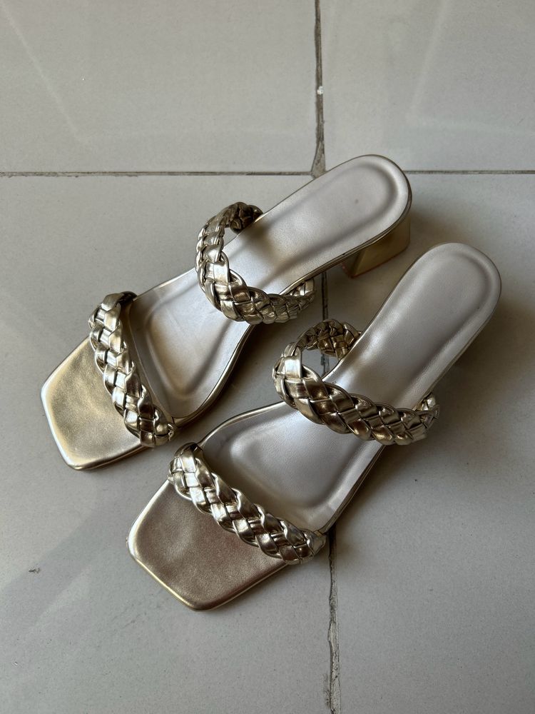 Rindas Gold Block Heels