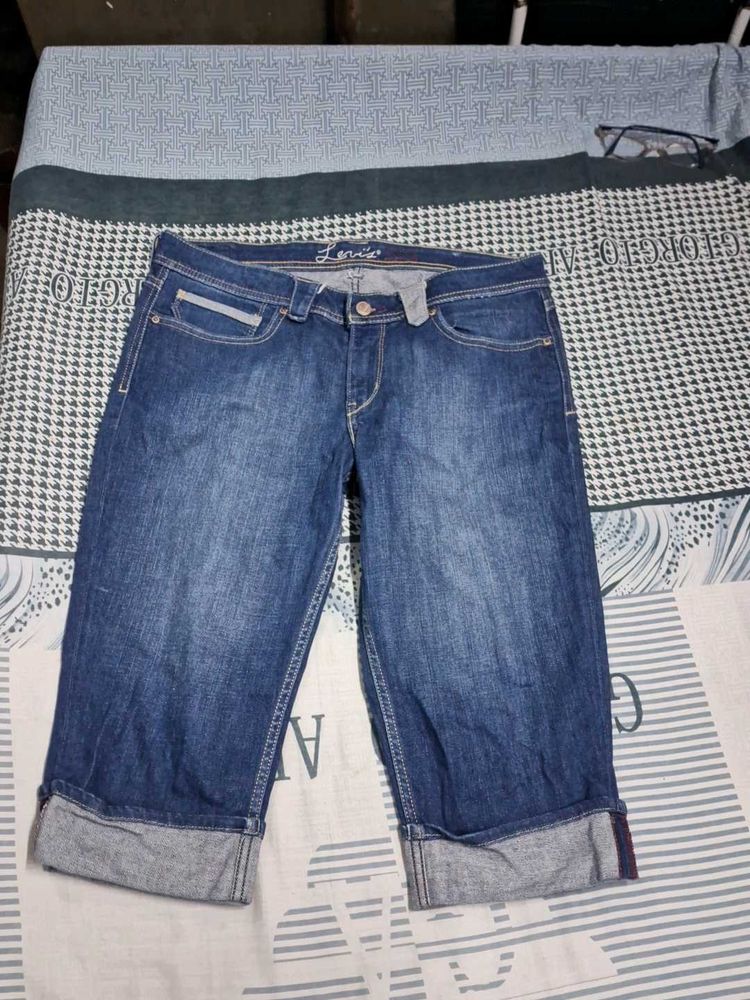 Women's Blue Denim Capris