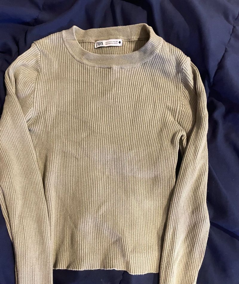 Soft sage green ribbed knit top from ZARA