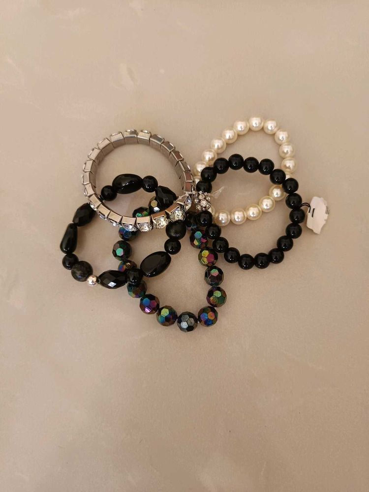 New Unused Five Pieces Beaded Bracelet Set