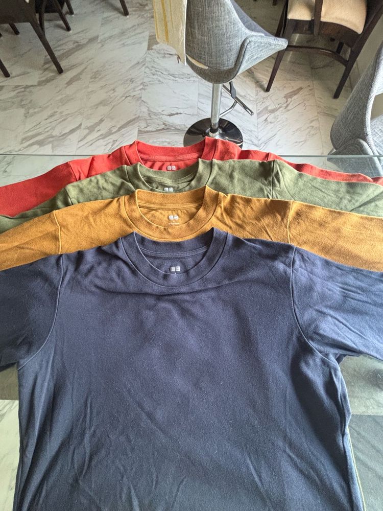 Bundle of 4 Uniqlo T-Shirts