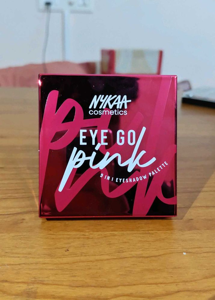 NYKAA Eye Go Pink Eyeshadow Palette
