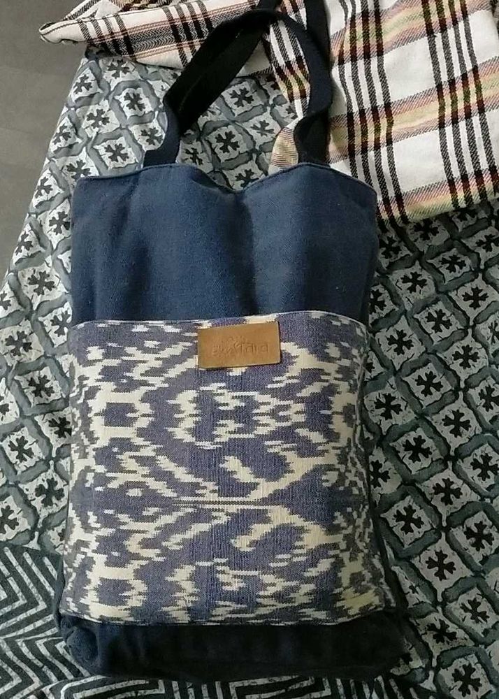 iktara rectangular Tote Bag