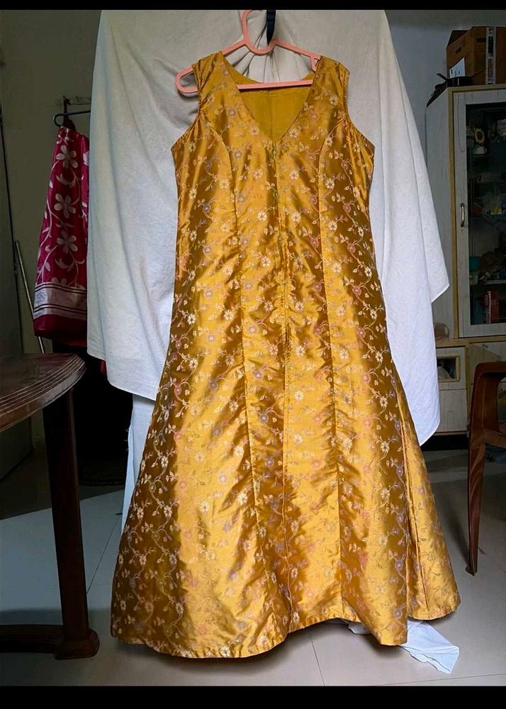 Elegant Yellow Floral Kurta