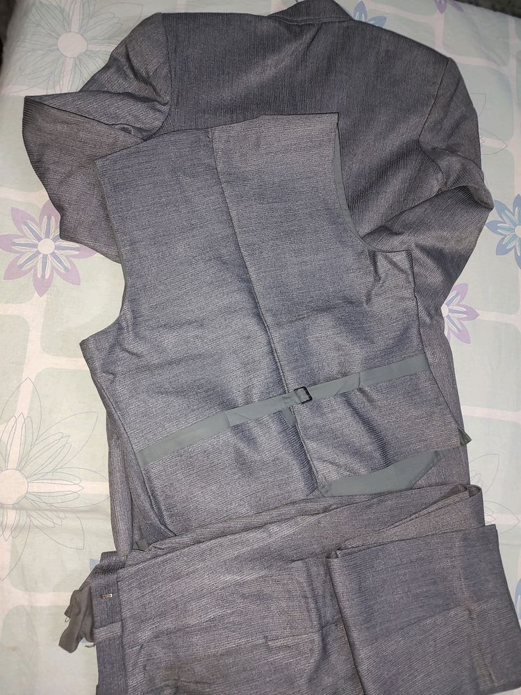 Three Piece Suit No Brand