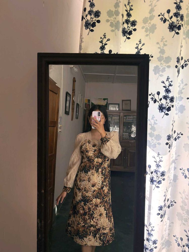 Urbanic vintage embroidered dress