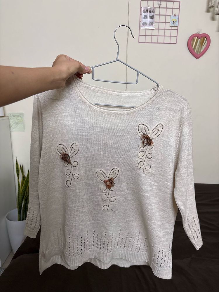 beige top with flower embroidery + FREE 🎁
