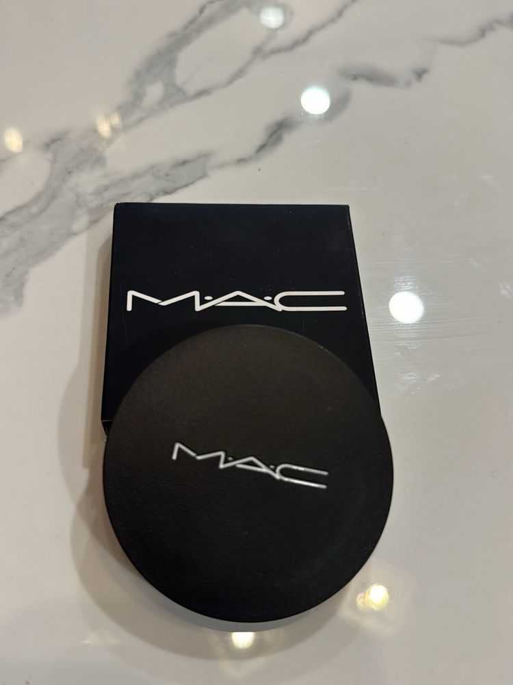 ⭐️MAC⭐️ Mirror sleek And Sturdy Matte Black