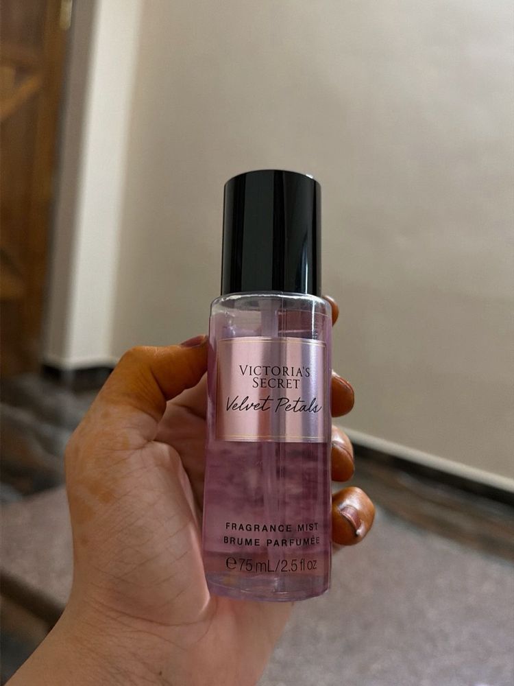 Victoria's Secret Velvet Petals Fragrance Mist