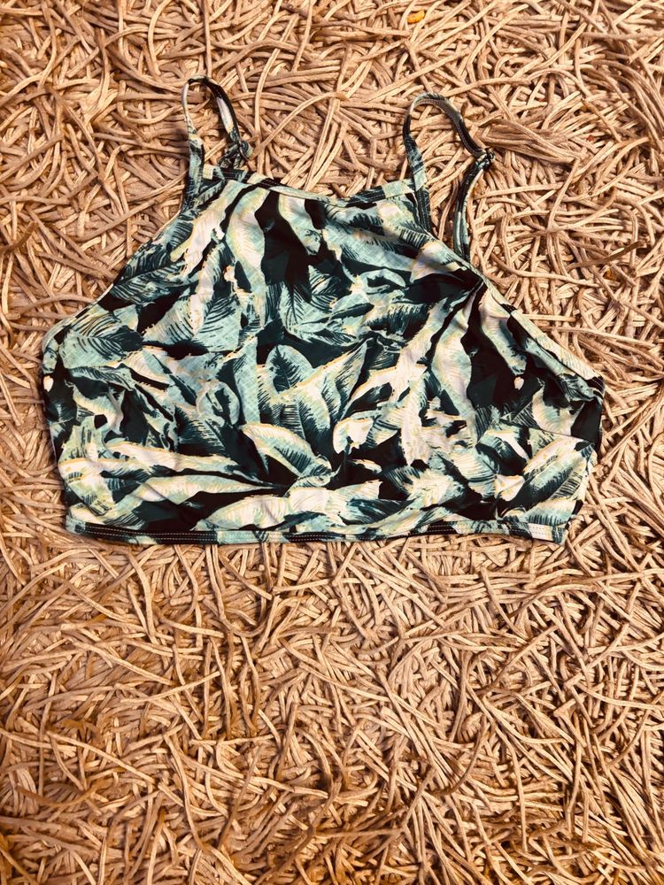 crop top and good fit for swimming