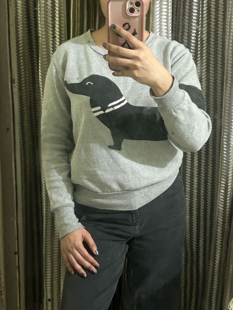 Sweatshirt
