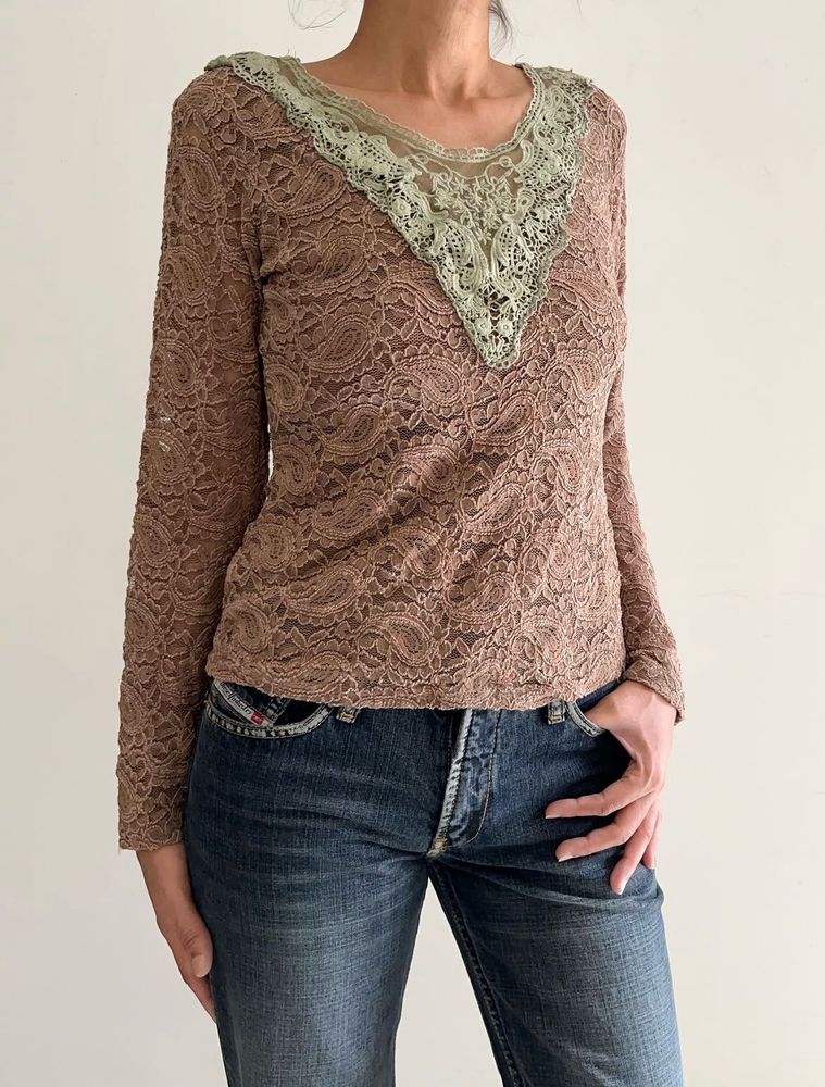 Lace Detailed Long Sleeve Top