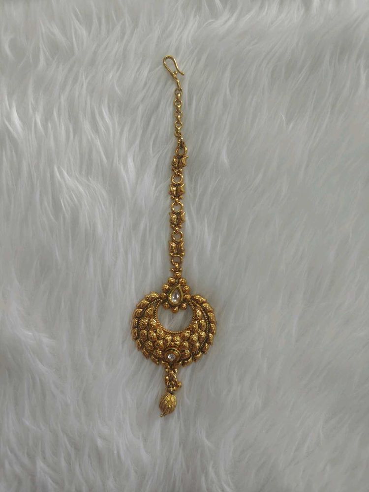 Beautiful Gold Plated Maang Tikka