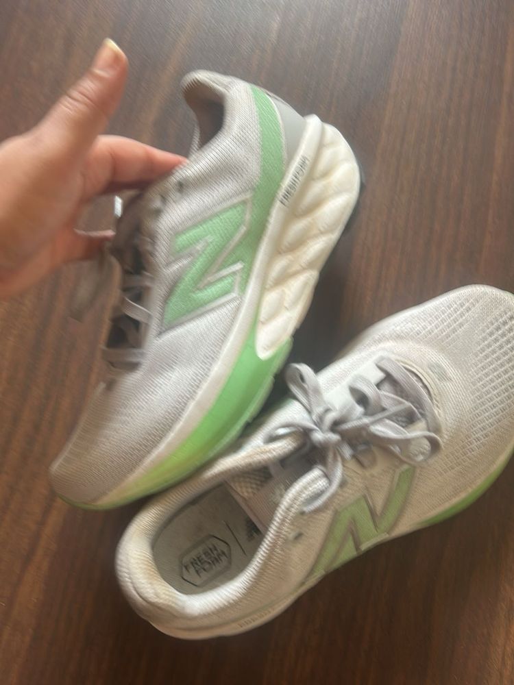 New Balance 520 Running Shoes