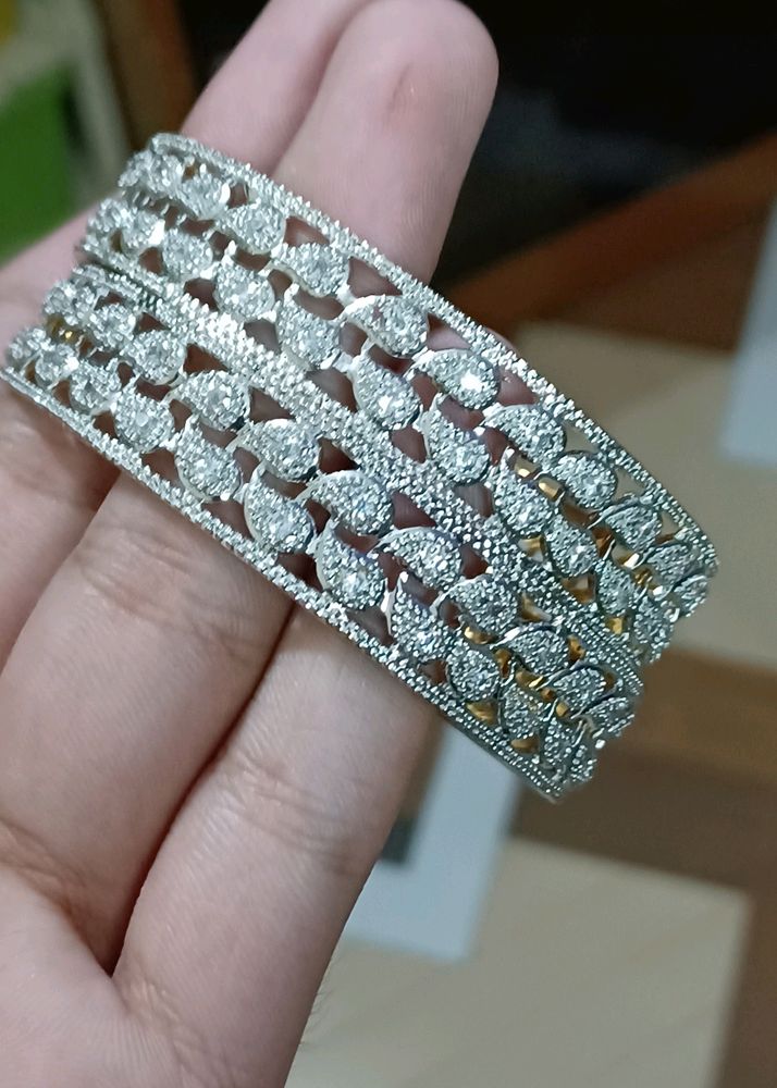 4pc Price Negotiable Ad Bangles