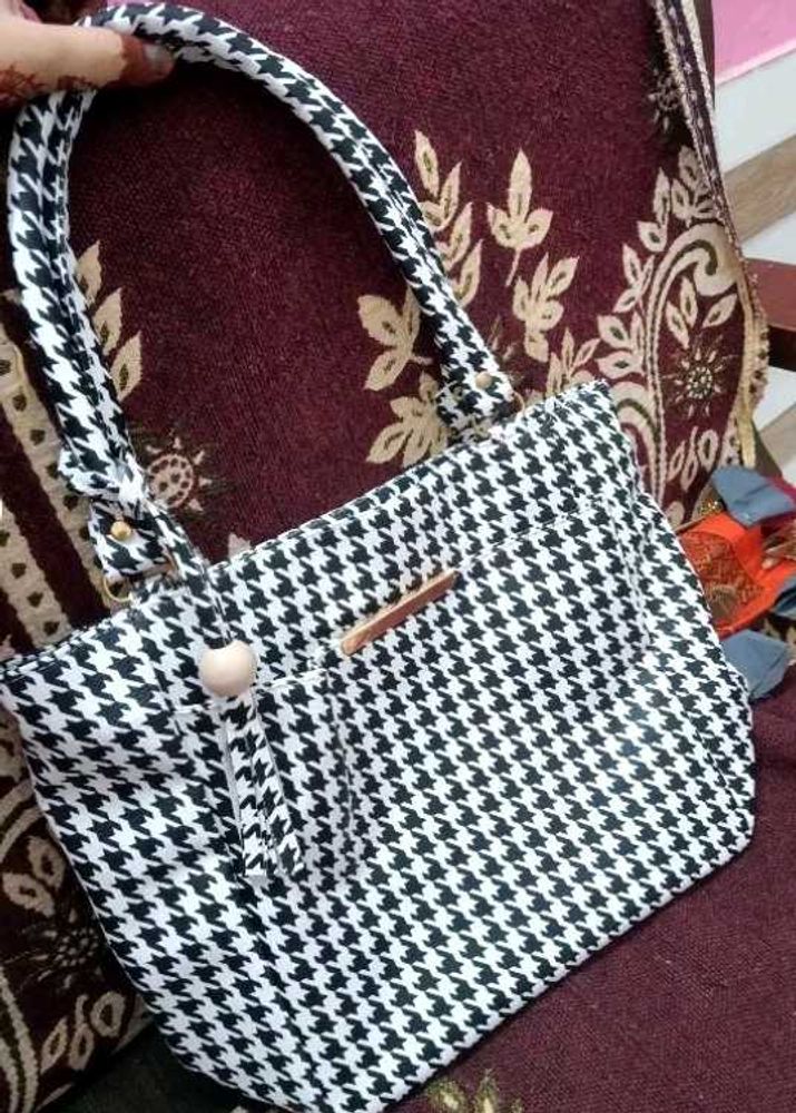 Chic Houndstooth Tote Bag