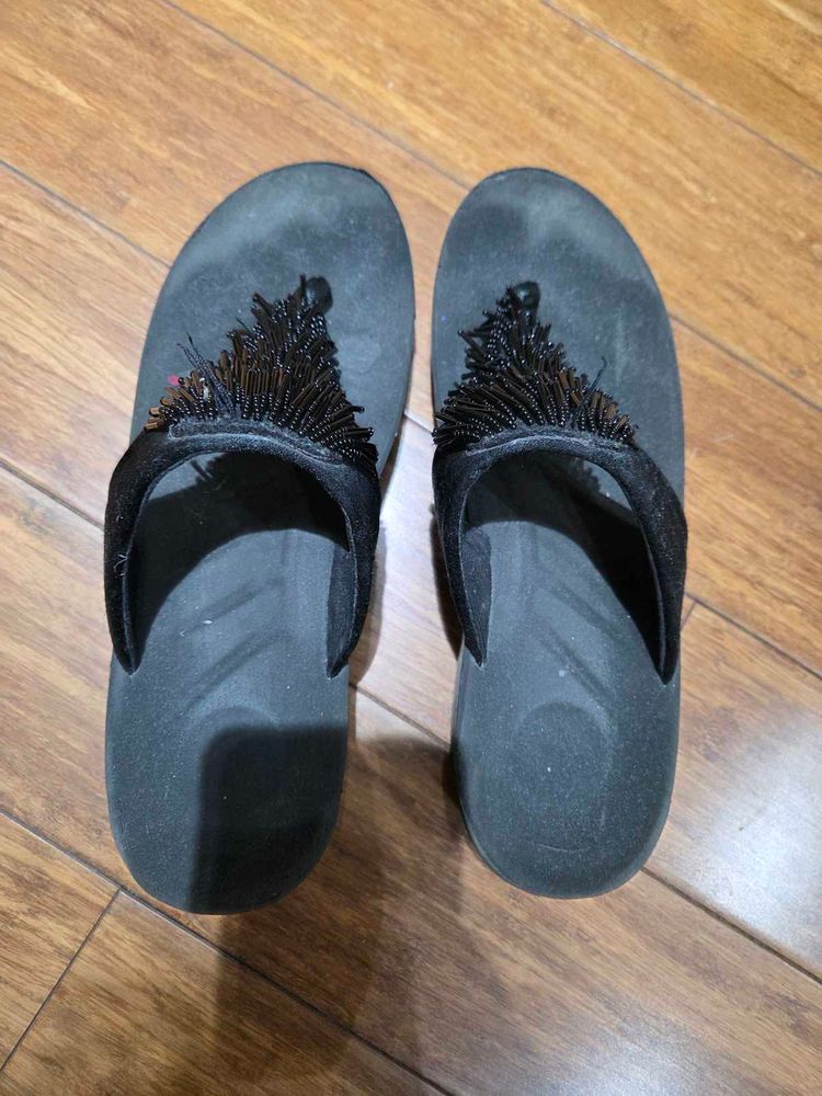 🎉Today only🎉Black Embellished Flip-Flops