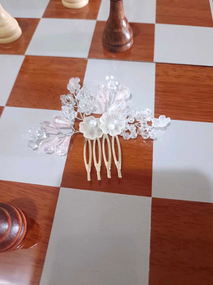 Elegant Bridal Hair accessory with Pearls