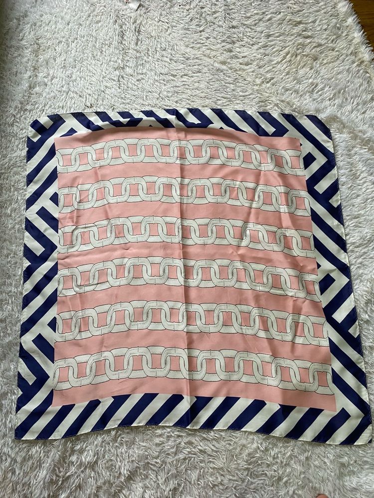 Chic Chain Print Scarf