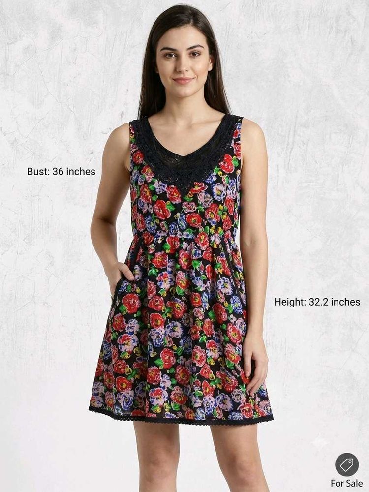 Black Floral Sleeveless Sundress with Lace Detail