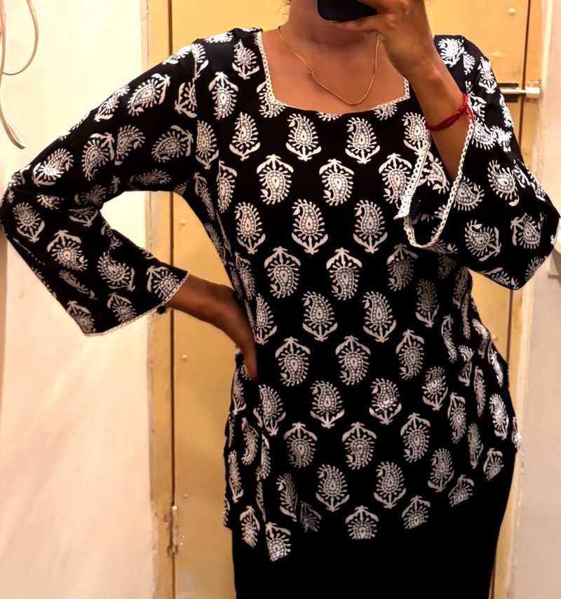 Stylish Black &amp; White Printed Kurti