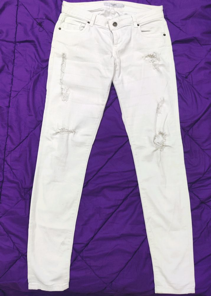 VERO MODA RIPPED JEANS