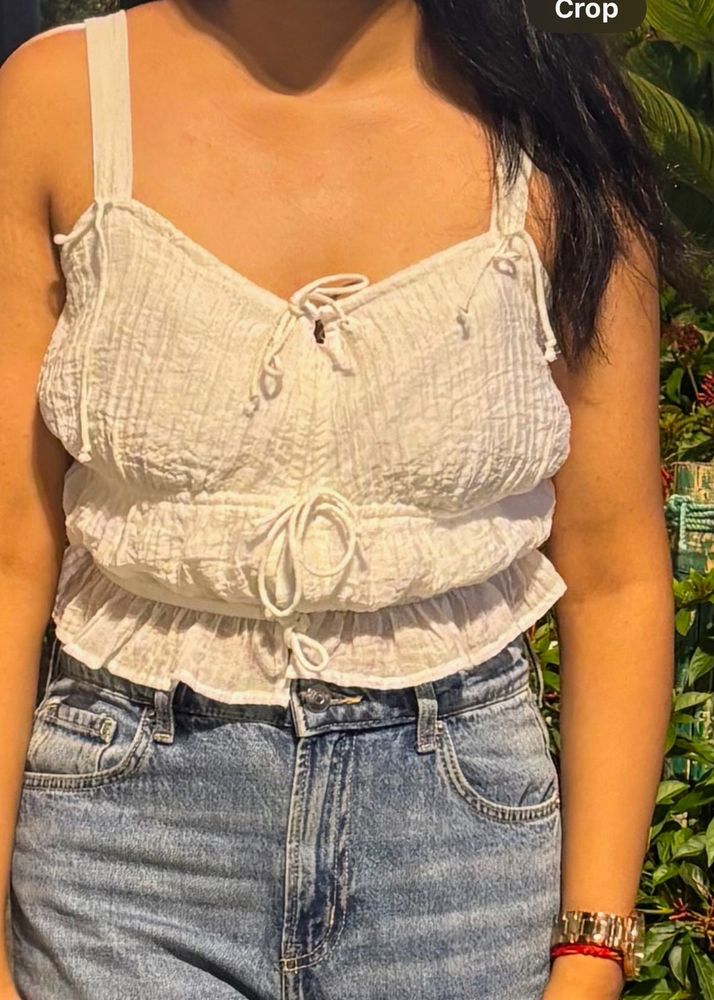 Chic White Cropped Tie-Front Top