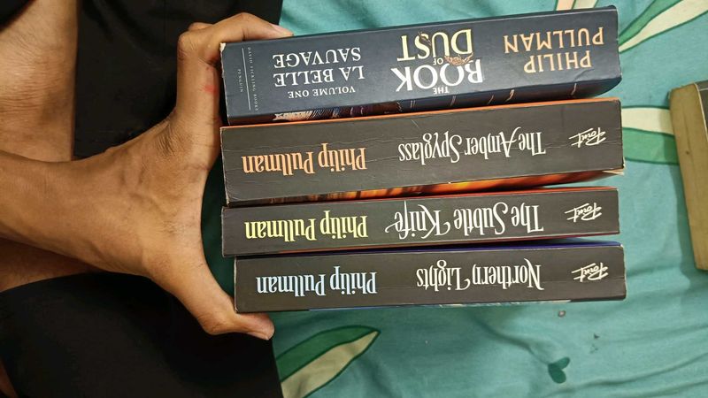 Philip Pullman Book Collection(northern lights)