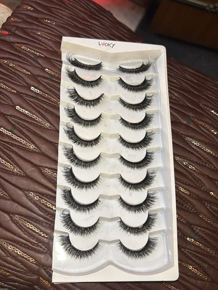LUCKY False Eyelashes - Pack of 10