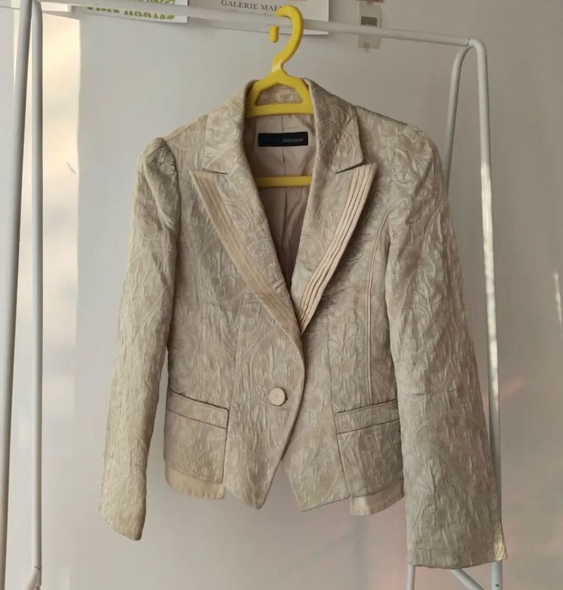 Elegant Textured Blazer