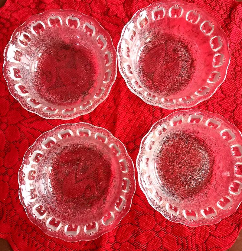 Set of 4 Glass Apple Dessert Bowls